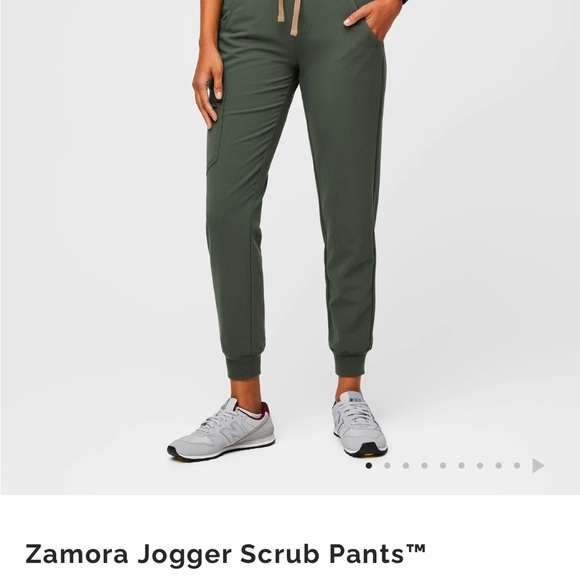 FIGS XS  EUC  5 pocket olive green 2 back pockets 2 front 1 with change pocket - Picture 3 of 6